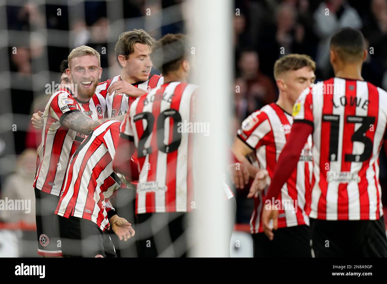 Sheffield, England, 11. Februar 2023. Oliver McBurnie aus Sheffield Utd feiert das dritte Tor des Spiels (3-0) während des Sky Bet Championship-Spiels in Bramall Lane, Sheffield. Der Bildausdruck sollte lauten: Andrew Yates/Sportimage Credit: Sportimage/Alamy Live News Stockfoto