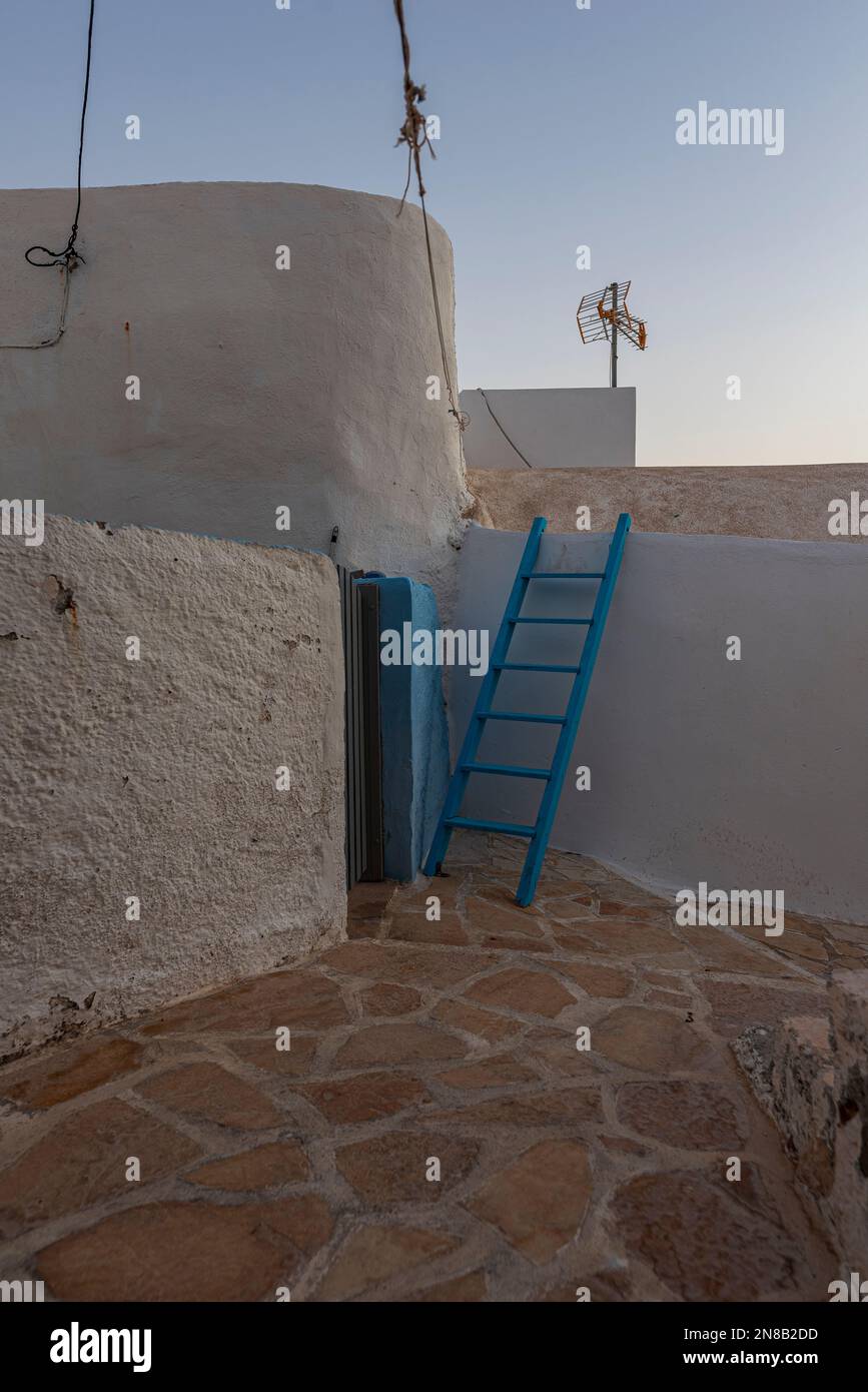 Eine charakteristische Gasse im malerischen Dorf Chora, Anafi Stockfoto