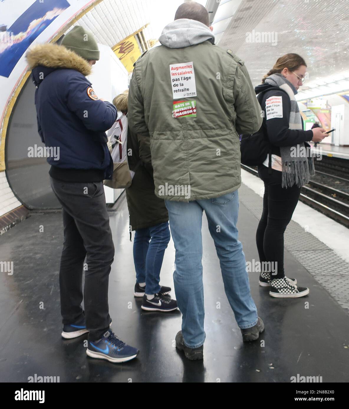 Paris, Frankreich. 11. Februar 2023. Tausende demonstrieren gegen Macron-Pensionspläne. Kredit: Brian Minkoff/Alamy Live News Stockfoto