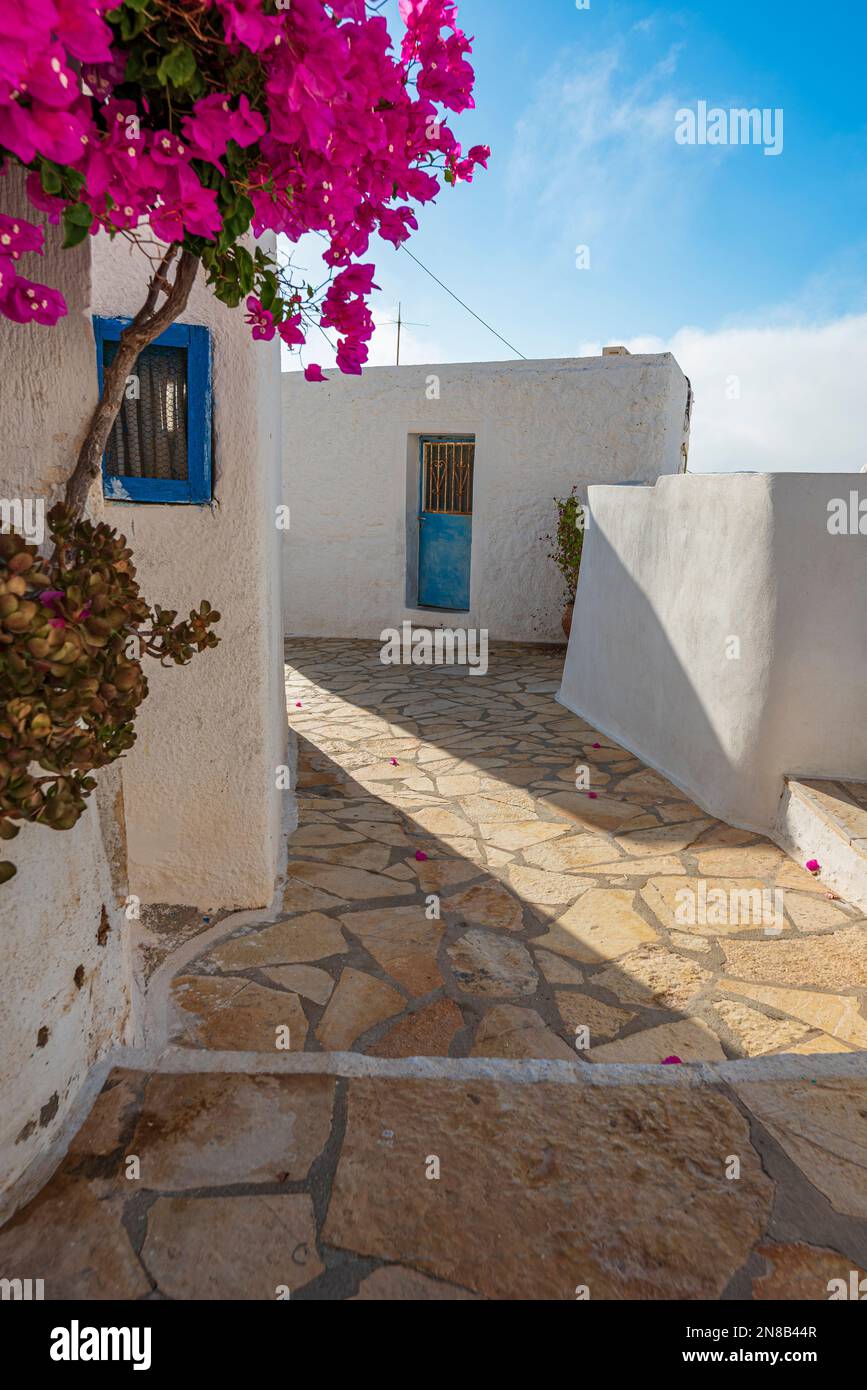 Eine charakteristische Gasse im malerischen Dorf Chora, Anafi Stockfoto