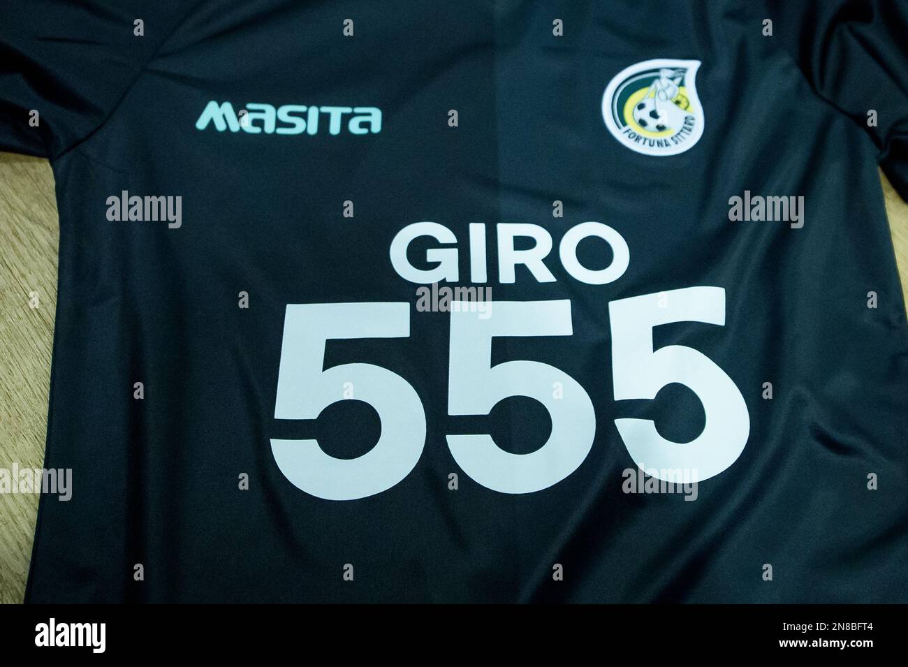 EMMEN - (lr) während des niederländischen Premier-League-Spiels zwischen dem FC Emmen und Fortuna Sittard am 11. Februar 2023 in De Oude Meerdijk in Emmen, Niederlande. ANP COR LASKER Stockfoto