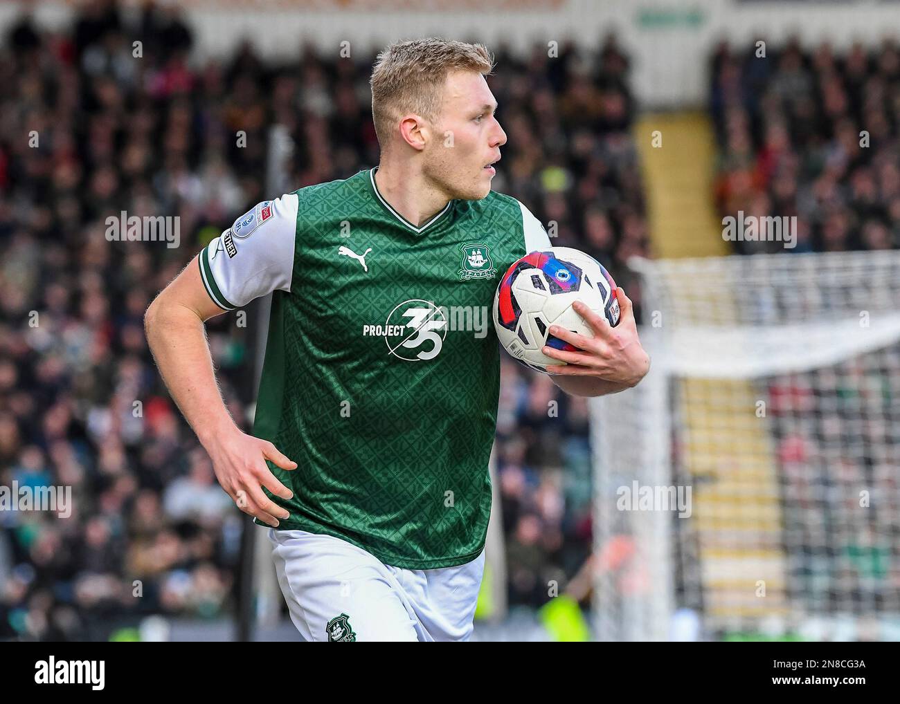 Plymouth, Großbritannien. 11. Februar 2023. Plymouth Argyle Mittelfeldspieler Sam Cosgrove (16) während des Spiels der Sky Bet League 1 Plymouth Argyle vs Portsmouth at Home Park, Plymouth, Großbritannien, 11. Februar 2023 (Foto von Stanley Kasala/News Images) in Plymouth, Großbritannien, am 2./11. Februar 2023. (Foto: Stanley Kasala/News Images/Sipa USA) Guthaben: SIPA USA/Alamy Live News Stockfoto