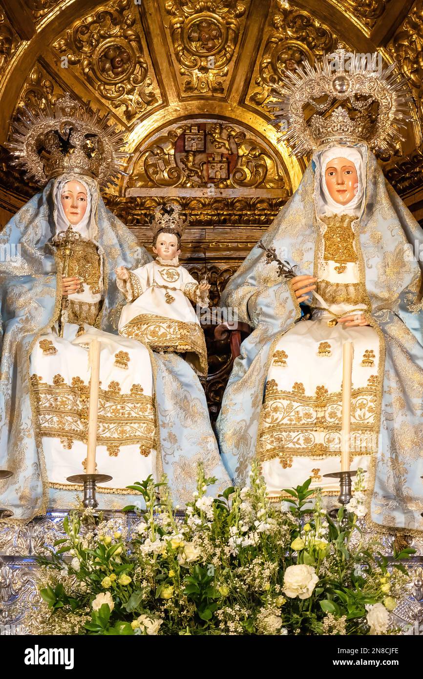 Bild von Santa Ana (Saint Anne), der Jungfrau und Kind Jesus Christus, in der Gemeinde des Viertels Triana, Kirche Santa Ana, gilt als t Stockfoto