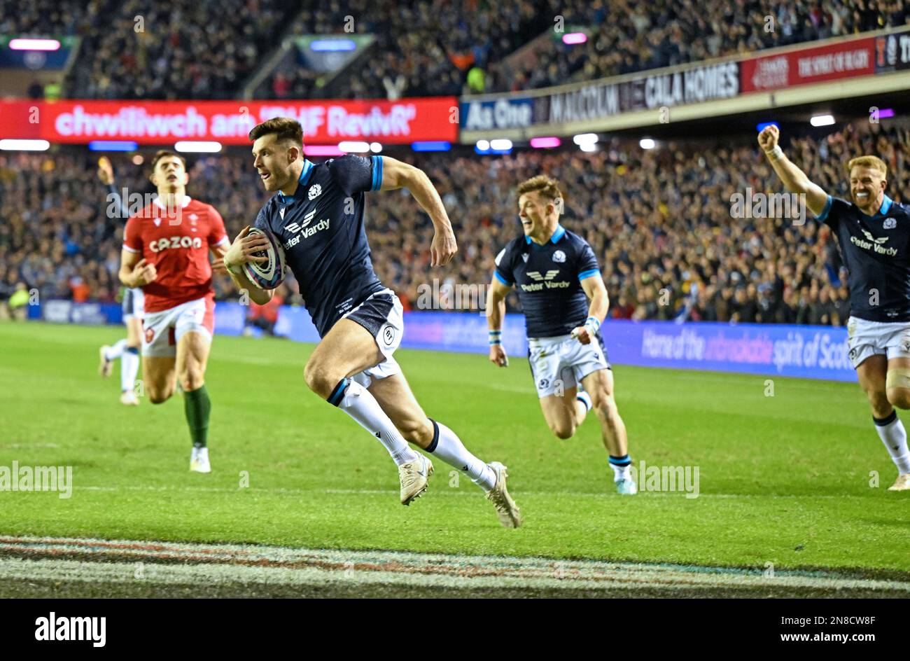 Edinburgh, Schottland, 11. Februar 2023. Blair Kinghorn aus Schottland erzielt ScotlandÕs vierten Versuch beim Guinness 6 Nations Match im Murrayfield Stadium in Edinburgh. Der Bildausdruck sollte lauten: Neil Hanna/Sportimage Credit: Sportimage/Alamy Live News Stockfoto