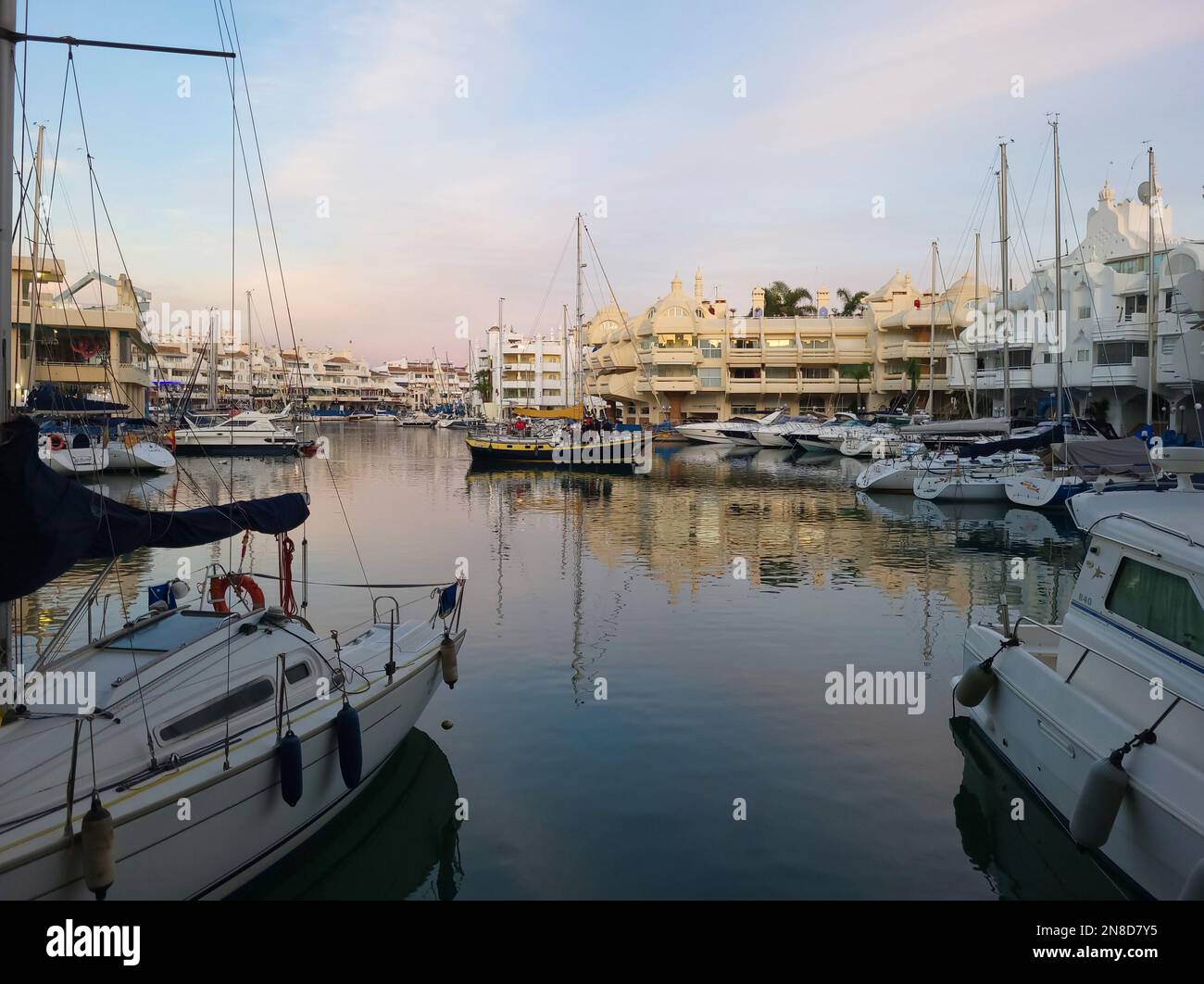 Puerto Marina, Hafen von Benalmádena, Provinz Málaga, Spanien. Stockfoto