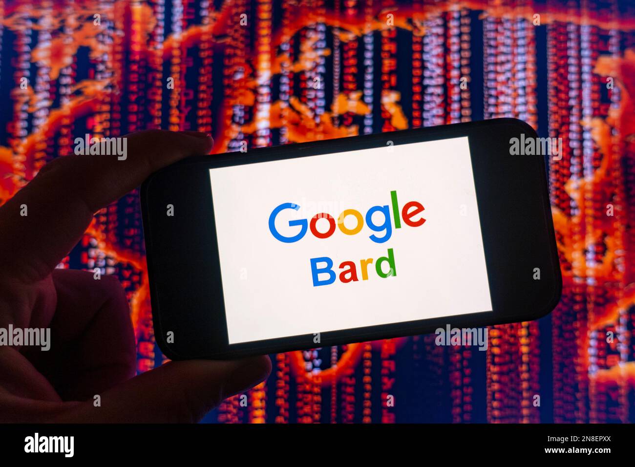 Digitale Zusammensetzung des Google Bard AI-Chatbot-Logos auf dem Bildschirm des Telefons Stockfoto