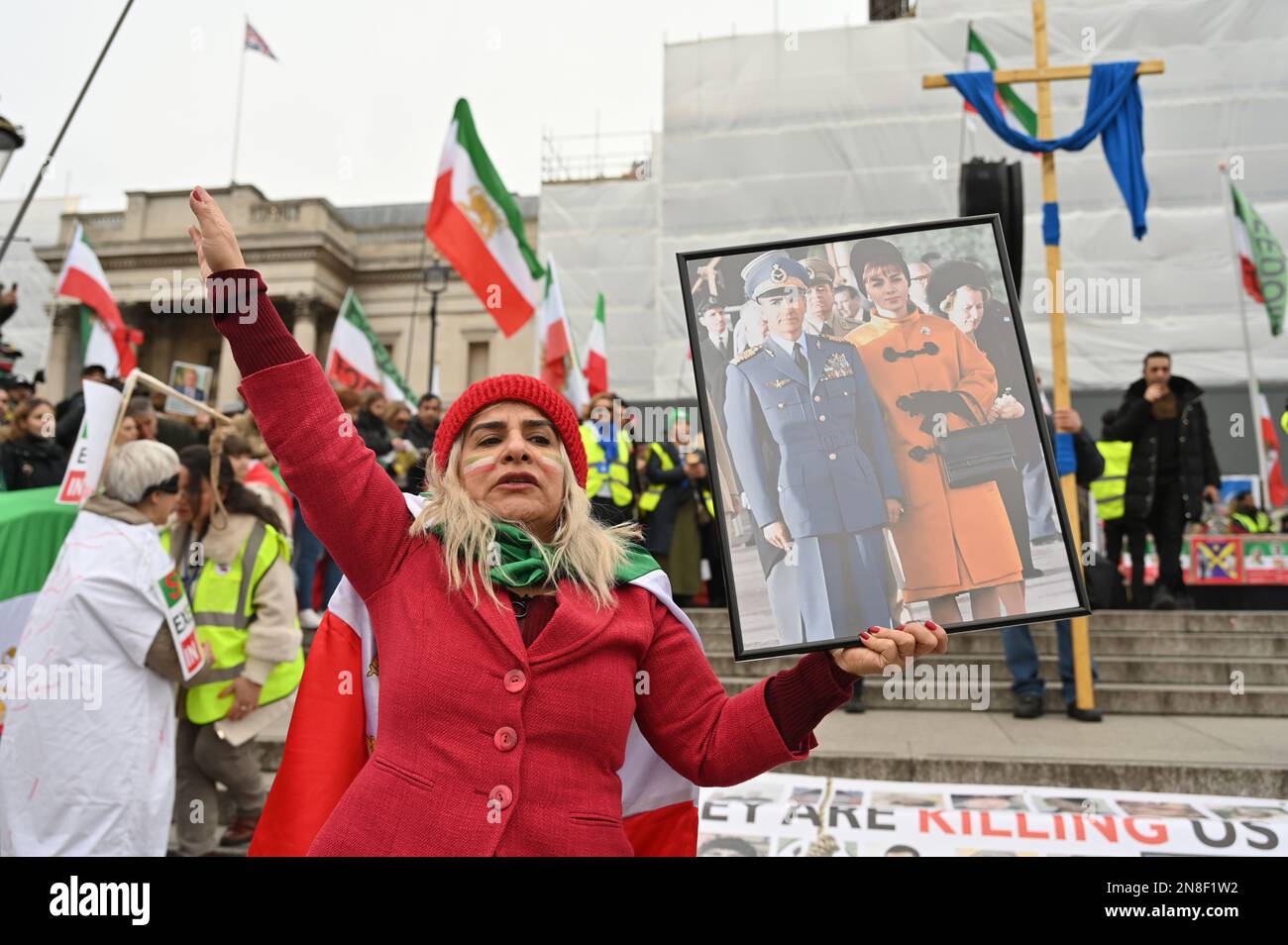 Trafalgar Square, London, Großbritannien. 11. Februar 2023 Tausende iranischer Protestkundgebungen, Aufstände gegen das nicht-islamische Regime des Iran, Khomenei, der Oberste Führer des Iran, müssen gehen, London, Großbritannien. Kredit: Siehe Li/Picture Capital/Alamy Live News Stockfoto