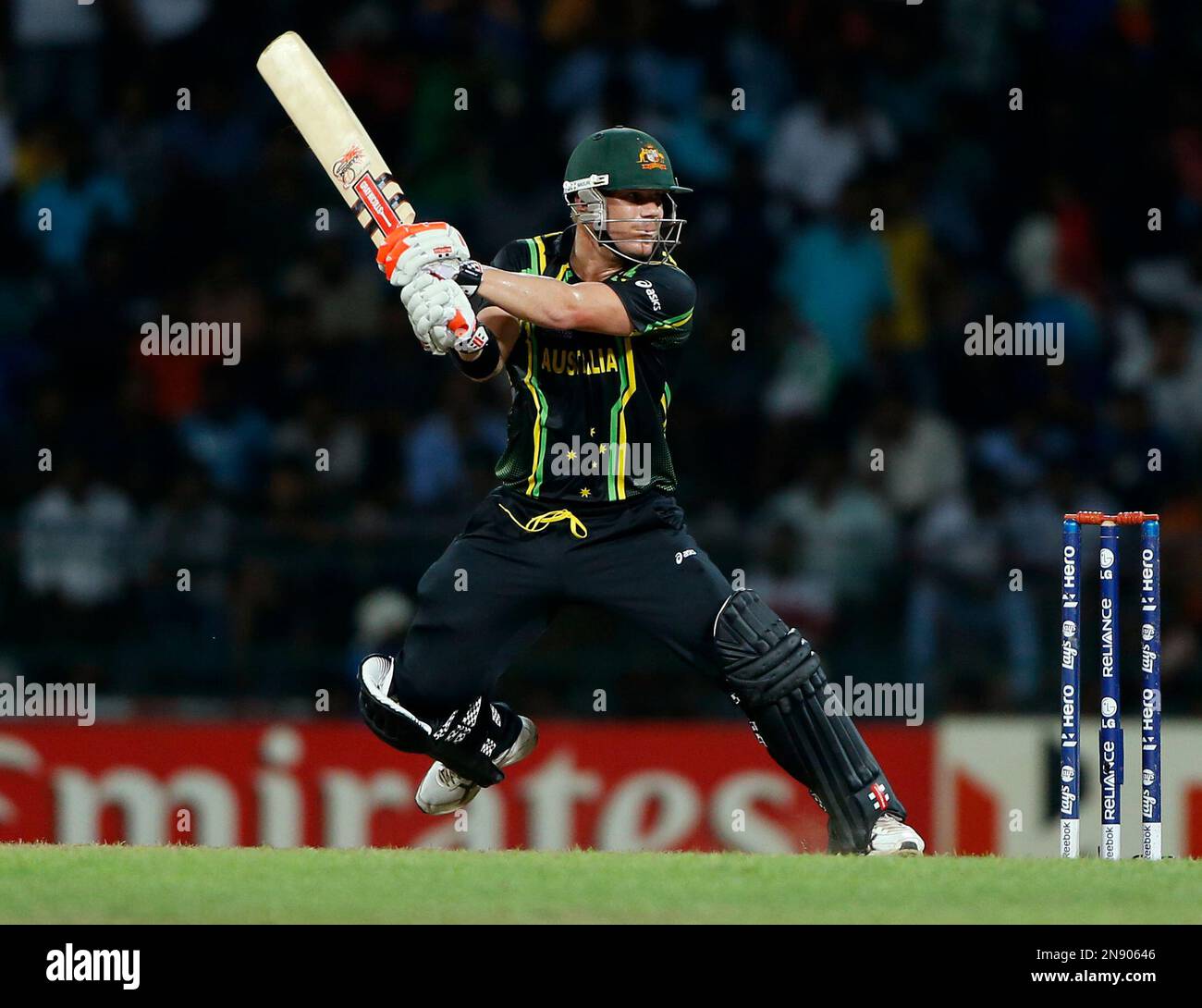 Australia's batsman David Warner plays a shot against India during the ICC Twenty20 Cricket World Cup Super Eight match in Colombo, Sri Lanka, Friday, Sept. 28, 2012 . (AP Photo/Eranga Jayawardena) Stockfoto
