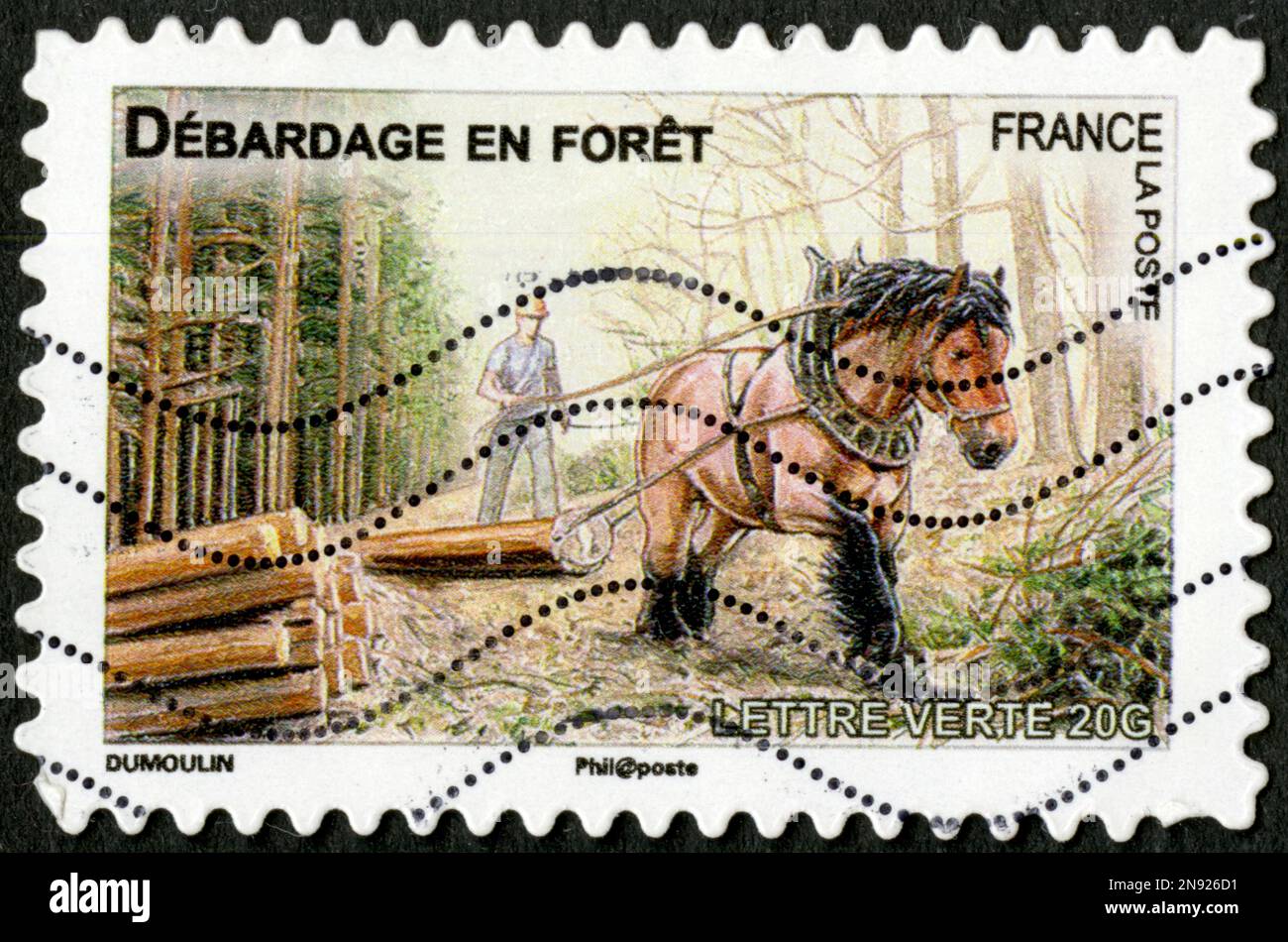 TIMBRE OBLITERES DÉBARDAGE EN FORET. FRANKREICH. LA POSTE. LETTRE VERTE 20G Stockfoto