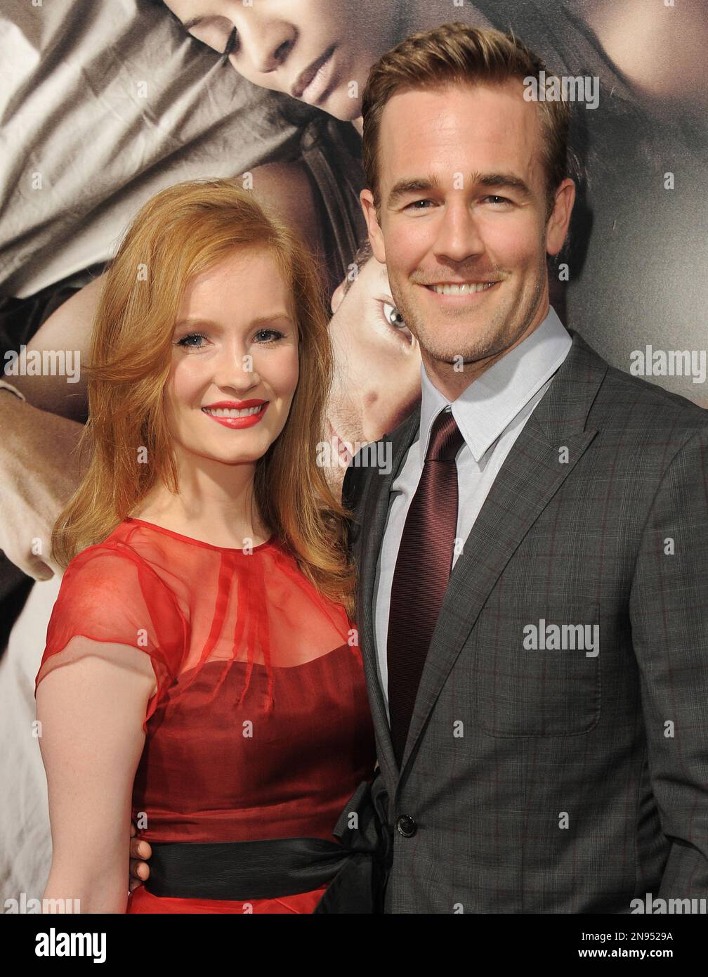 Kimberly Brook, left, and James Van Der Beek attend the premiere of "The Words" at ArcLight Cinemas on Tuesday, Sept. 4, 2012, in Los Angeles. (Photo by Jordan Strauss/Invision/AP) Stockfoto