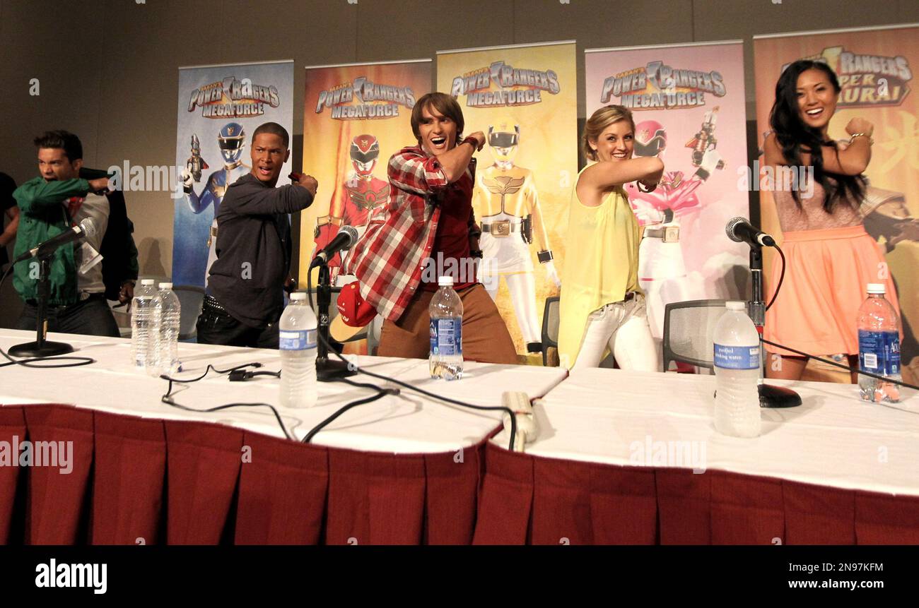 Power Rangers Samurai Mia And Emily