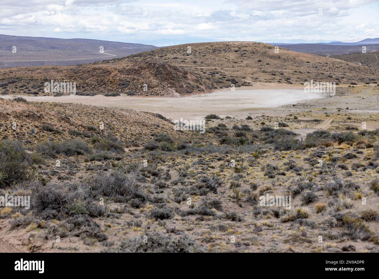 Entdecken Sie die weitläufige und magere Landschaft des Parque Patagonia in Argentinien, Südamerika Stockfoto