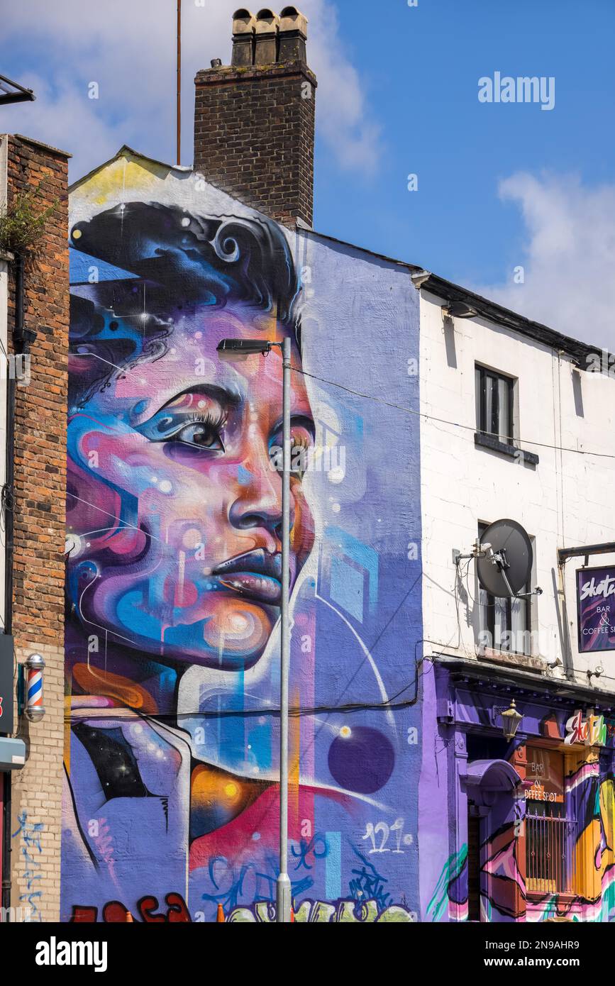 LIVERPOOL, UK - JULY 14 : Painted Building in London Road, Liverpool, Merseyside, England, UK on July 14, 2021 Stockfoto