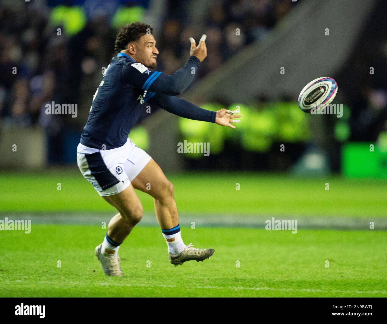 11. Februar 2023: Guinness Six Nations 2023. ScotlandÕs Sione Tuipulotu während des Spiels Schottland gegen Wales, Guinness Six Nations bei BT Murrayfield, Edinburgh. Kredit: Ian Rutherford Alamy Live News Stockfoto