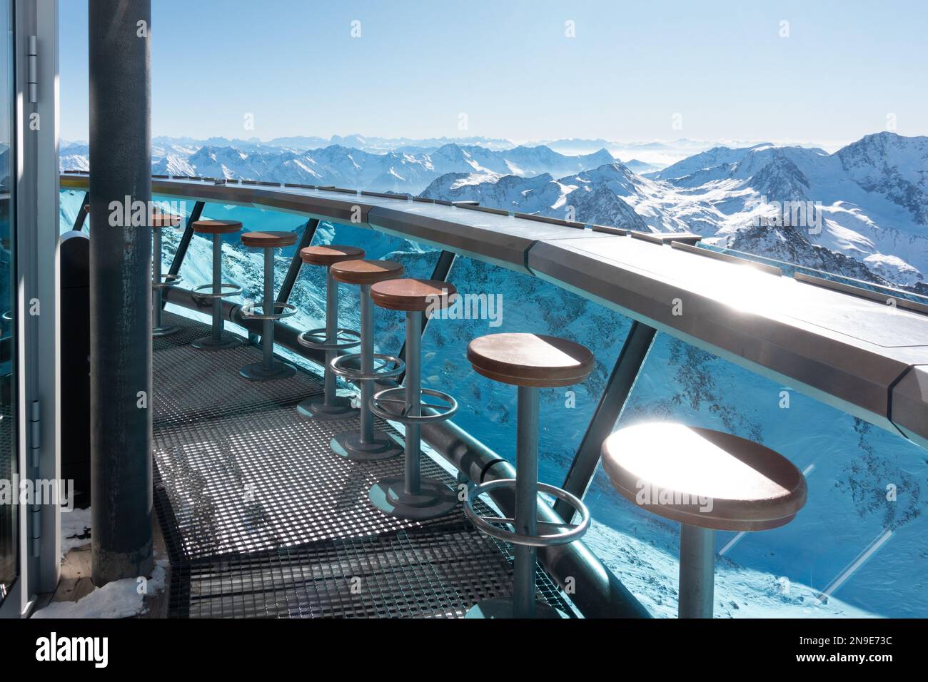 Top Mountain Star Restaurant und Bar, Wurmkogl Peak, Hochgurgl, Tirol, Österreich Stockfoto