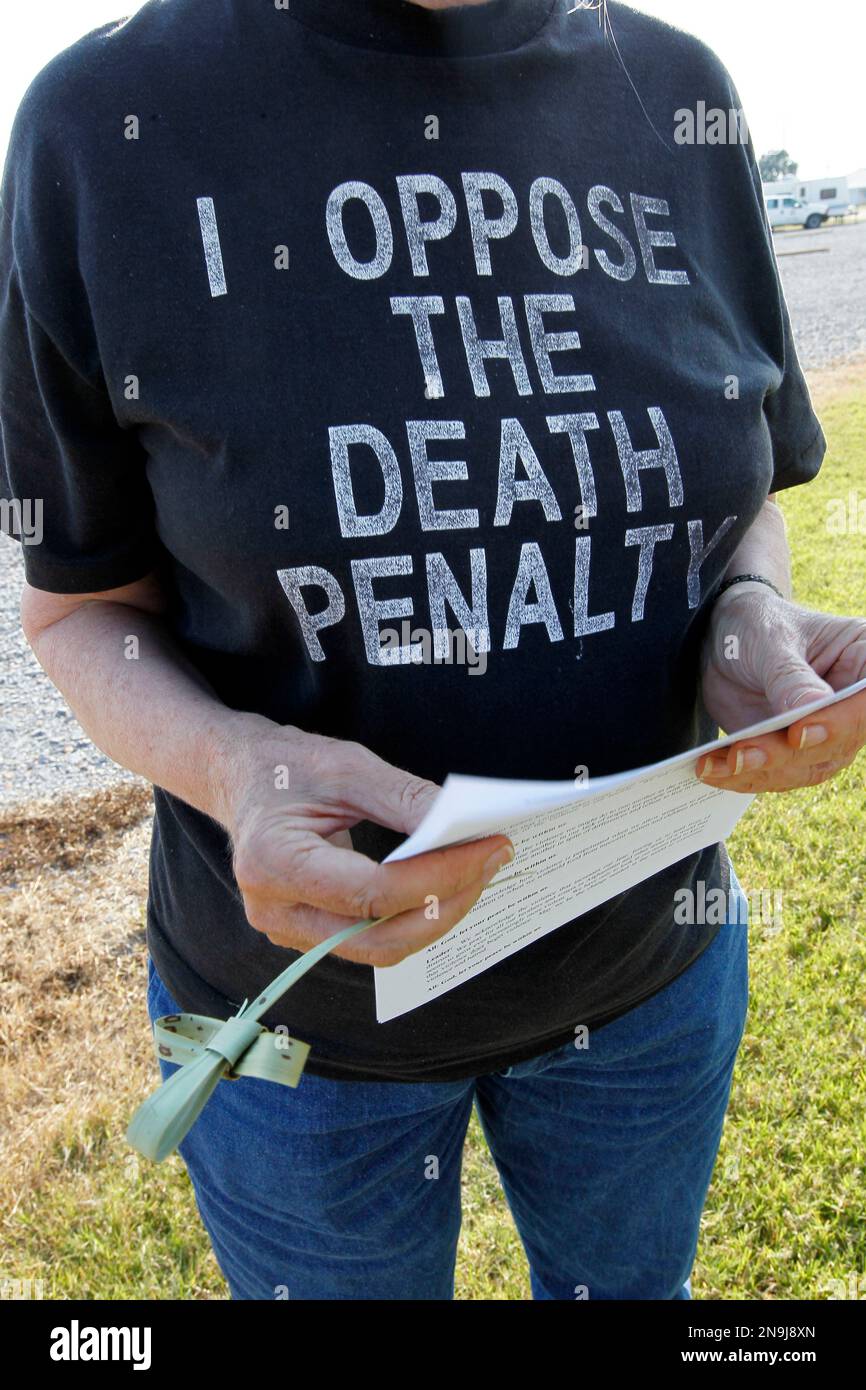 Death penalty opponents including Sheila O'Flaherty of Jackson, Miss ...