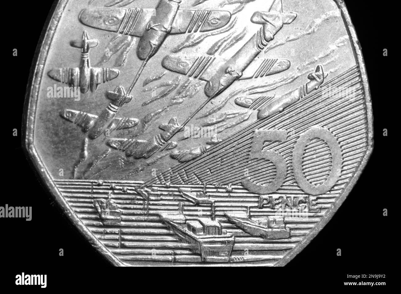 Rückseite einer 1994 50-Pence-Münze zum Gedenken an 50 Jahre D-Day-Landungen in der Normandie. Entworfen von der Skulptur John Mills Stockfoto