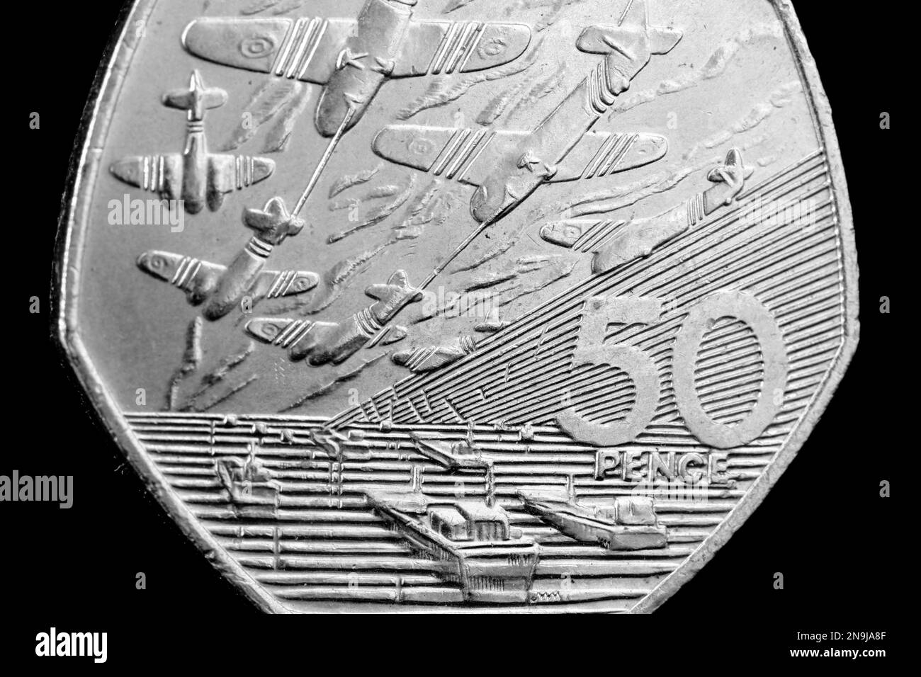 Rückseite einer 1994 50-Pence-Münze zum Gedenken an 50 Jahre D-Day-Landungen in der Normandie. Entworfen von der Skulptur John Mills Stockfoto