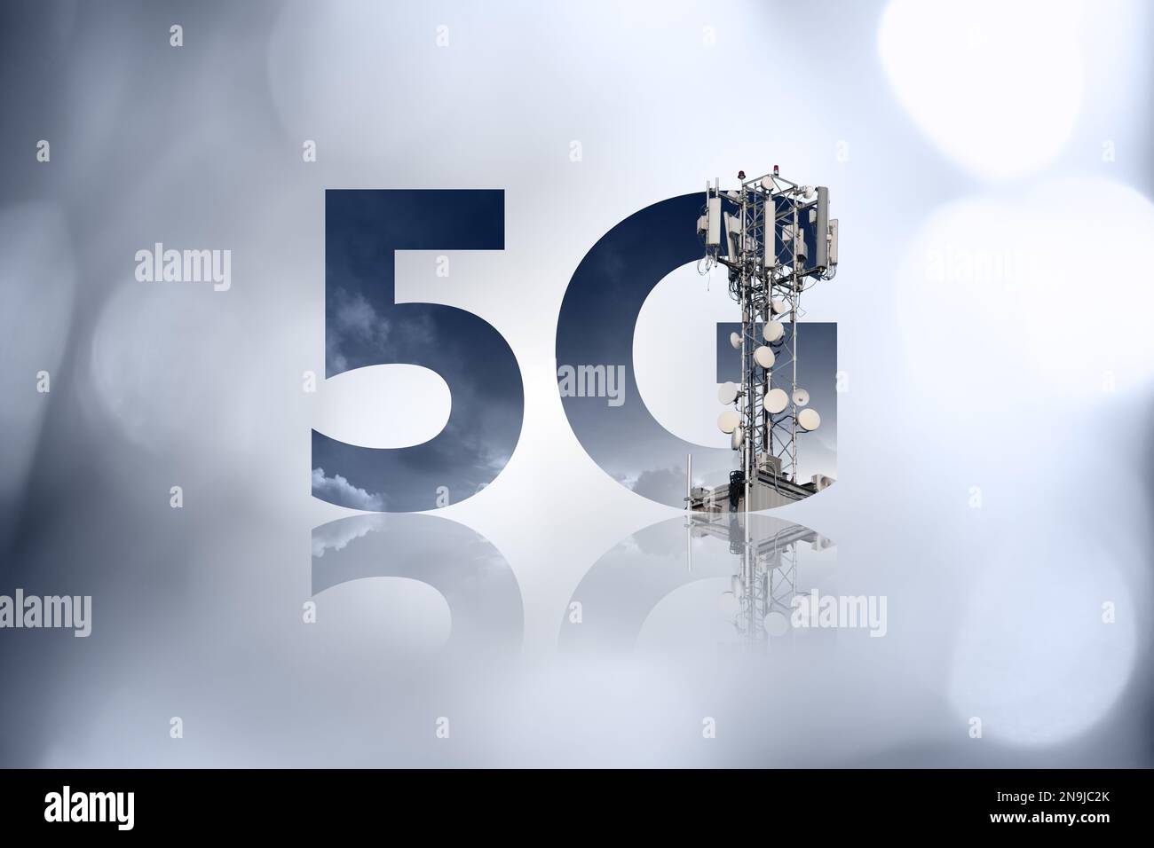 Sender im 5G-Netzsymbol Stockfoto