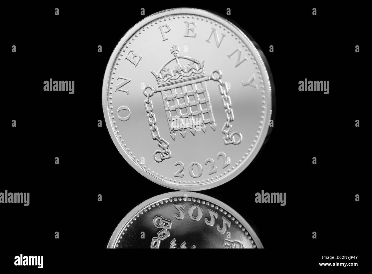 Rückseite einer 2022 Silver Proof One Penny mit einem gekrönten Portcullis mit Ketten Stockfoto