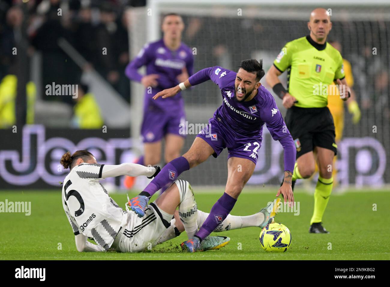 TURIN - (lr) Adrien Rabiot vom FC Juventus, Nicolas Gonzalez von ACF Fiorentina während des Spiels der italienischen Serie A zwischen dem FC Juventus und der Fiorentina von ACF im Allianz-Stadion am 12. Februar 2023 in Turin, Italien. AP | niederländische Höhe | GERRIT VON KÖLN Stockfoto