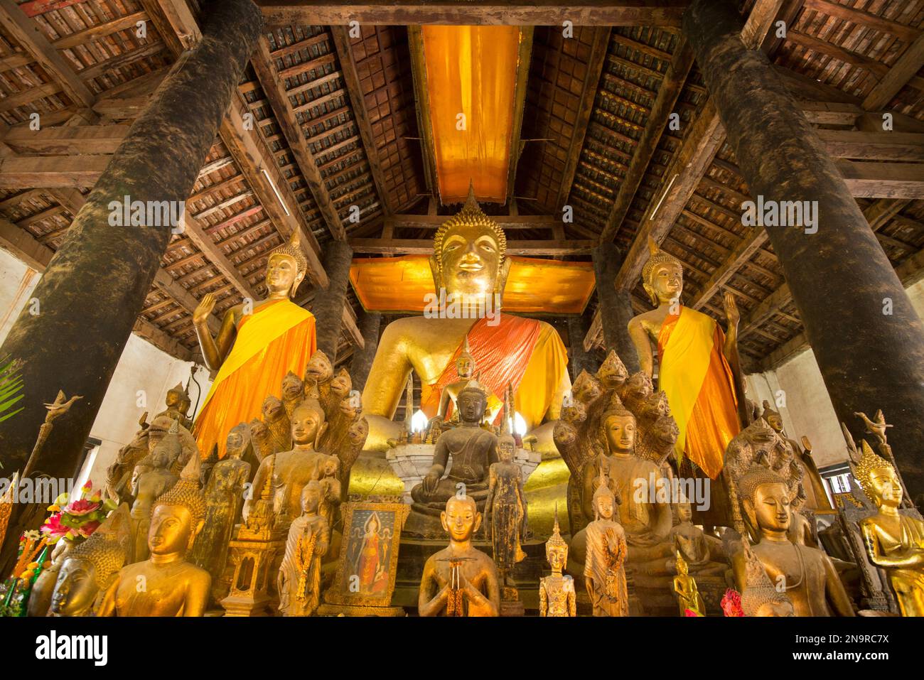 Buddha-Statuen im Wat Visoun, oder allgemein bekannt als That Makmo; Luang Prabang, Laos Stockfoto