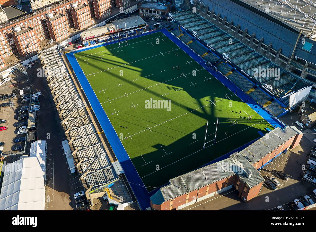 Luftaufnahme des Zentrums von Cardiff und des Rugbyplatzes Cardiff Arms Park mit 4G-mm-Plastikabstand. Stockfoto