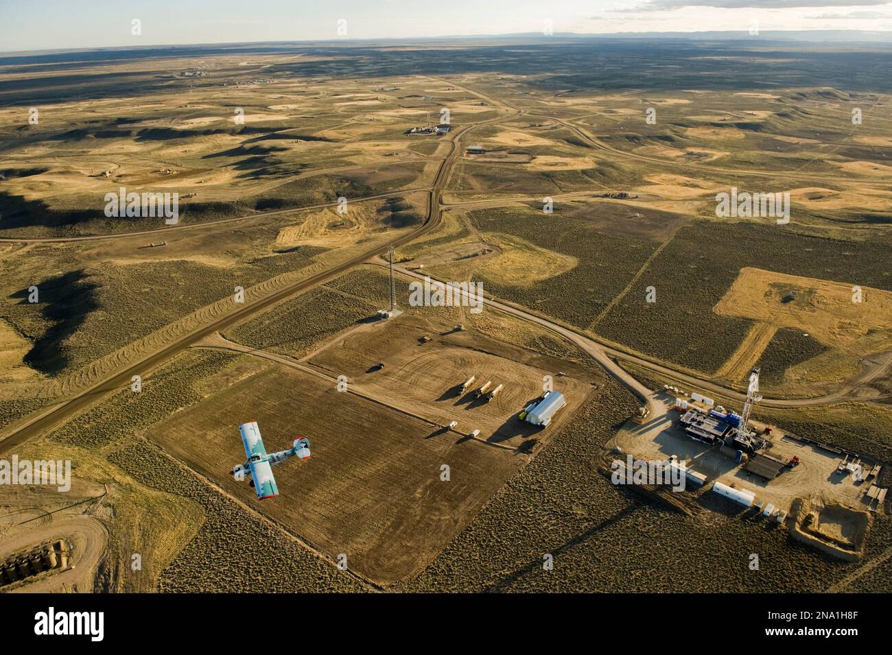 Gasbohrprojekte behindern die Migration von Pronghorn; Pinedale, Wyoming, Vereinigte Staaten von Amerika Stockfoto