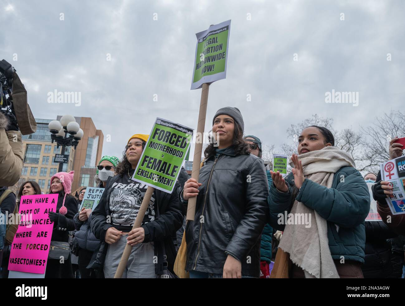 NEW YORK, NEW YORK. – 22. Januar 2023: Demonstranten zum Recht auf Abtreibung treffen sich zum 50. Jahrestag der USA Urteil des Obersten Gerichtshofs in der Rechtssache Roe gegen Wade. Stockfoto