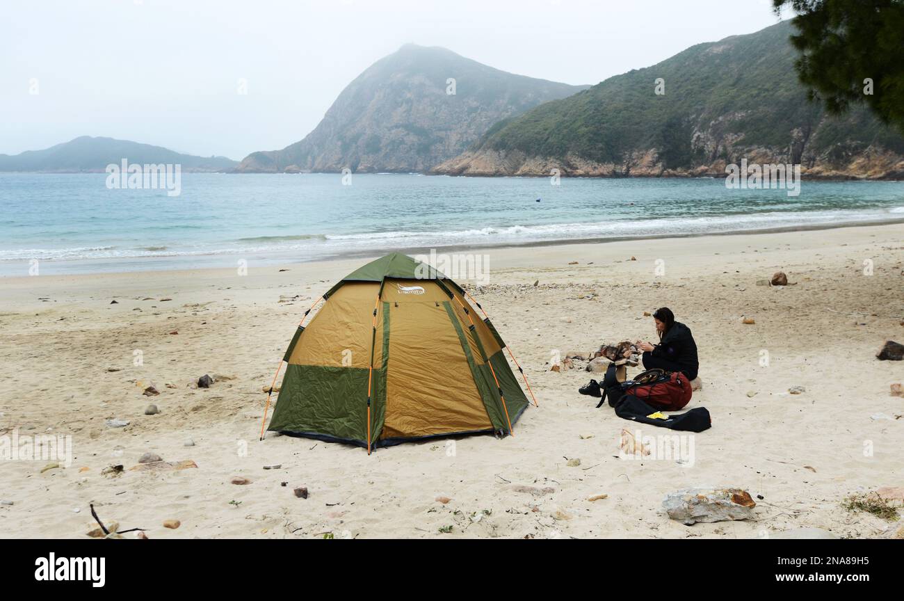 Camping am Pak Lap Tsai Beach in Sai Kung, Hongkong. Stockfoto