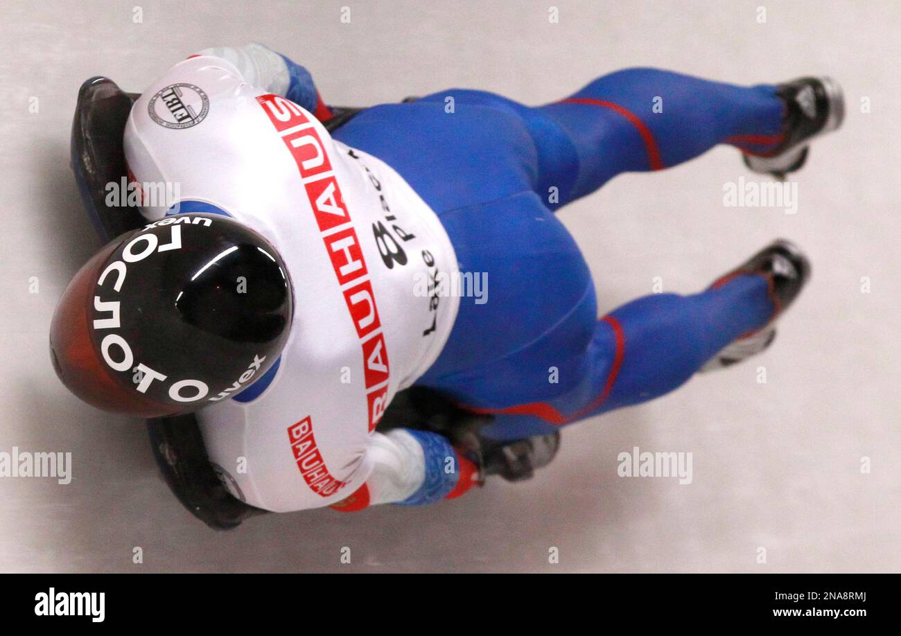 Russia's Sergei Chudinov competes in the second heat in the men's skeleton world championships in Lake Placid, N.Y., Friday, Feb. 24, 2012. (AP Photo/Mike Groll) Stockfoto