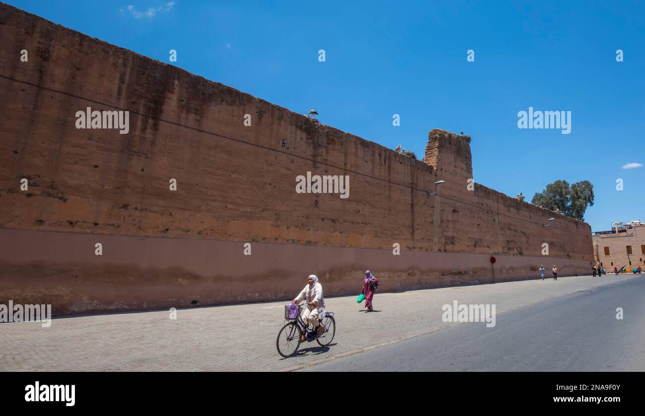 Mauern des Königspalastes in der Medina der Mellah Marrakesch, Marokko; Marrakesch, Marrakesch, Marokko Stockfoto