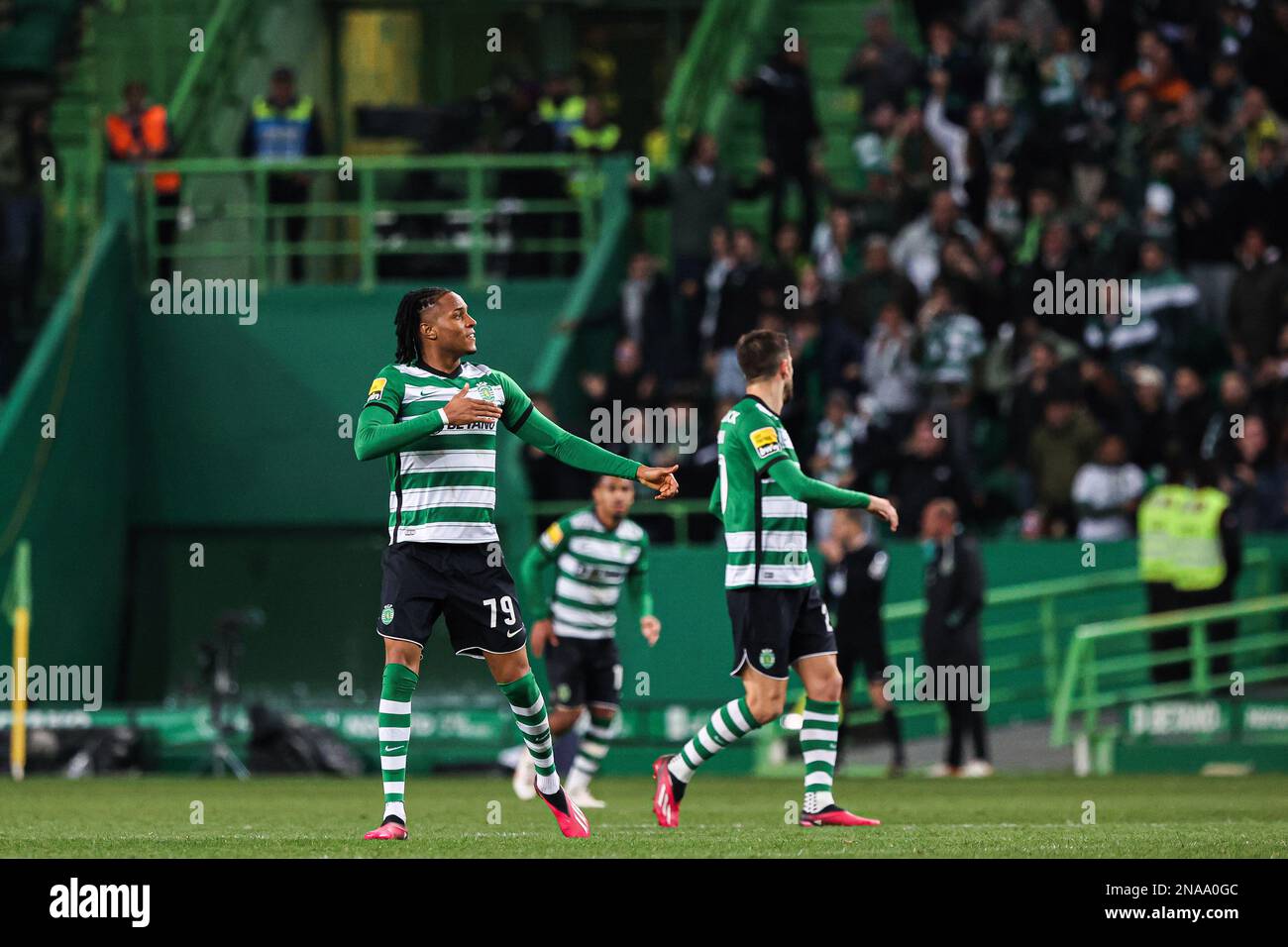 Lissabon, Portugal. 12. Februar 2023. Youssef Chermiti von Sporting CP feiert die Feier, nachdem er während des Spiels Liga Bwin zwischen Sporting CP und FC Porto bei Estadio Jose Alvalade ein Tor geschossen hat. (Endstand: Sporting CP 1:2 FC Porto) Guthaben: SOPA Images Limited/Alamy Live News Stockfoto