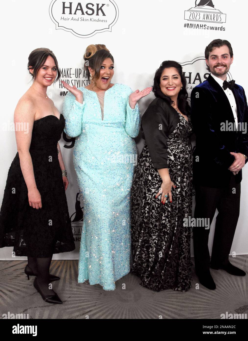 Beverly Hills, Kalifornien, USA 11. Februar 2023 (L-R) Lynnae Duley;Cassie Lyons;Ahou Mofid;Robert Pickens nimmt am 11,2023. Februar 10. im Beverly Hilton Hotel in Beverly Hills, Kalifornien, USA an den jährlichen Make-up Artists & Hair Stylists Guild Awards Teil. Foto: Barry King/Alamy Stock Photo Stockfoto