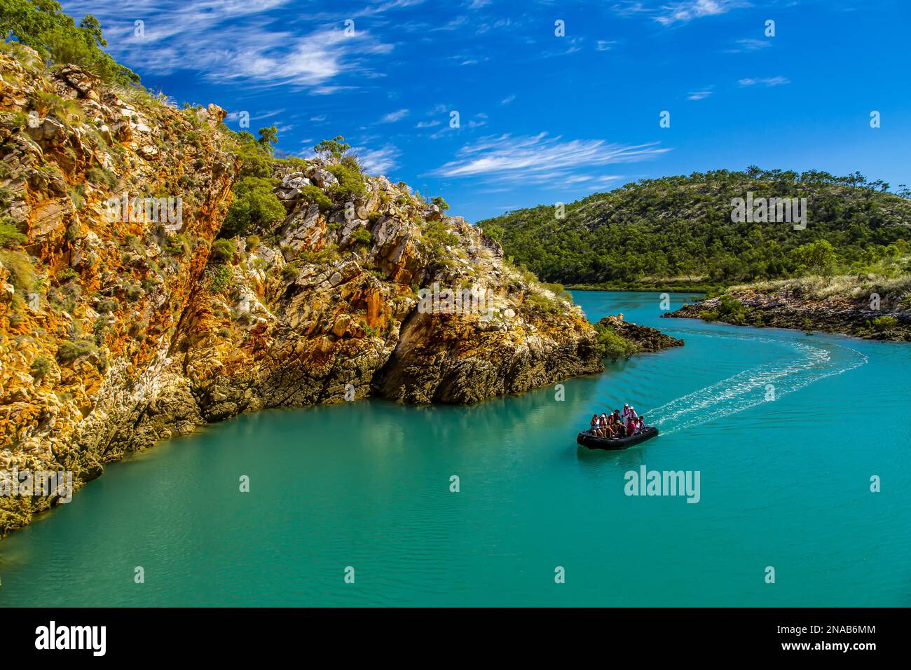 Zodiac und blaues Wasser, Crocodile Creek, Kimberly Region, Nordwestaustralien Kimberley Region, Kimberley Stockfoto