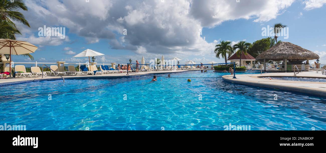 Dominikanische Republik, Samana República Dominicana, Pool im Grand Bahia Principe Cayacoa Hotel, Stockfoto