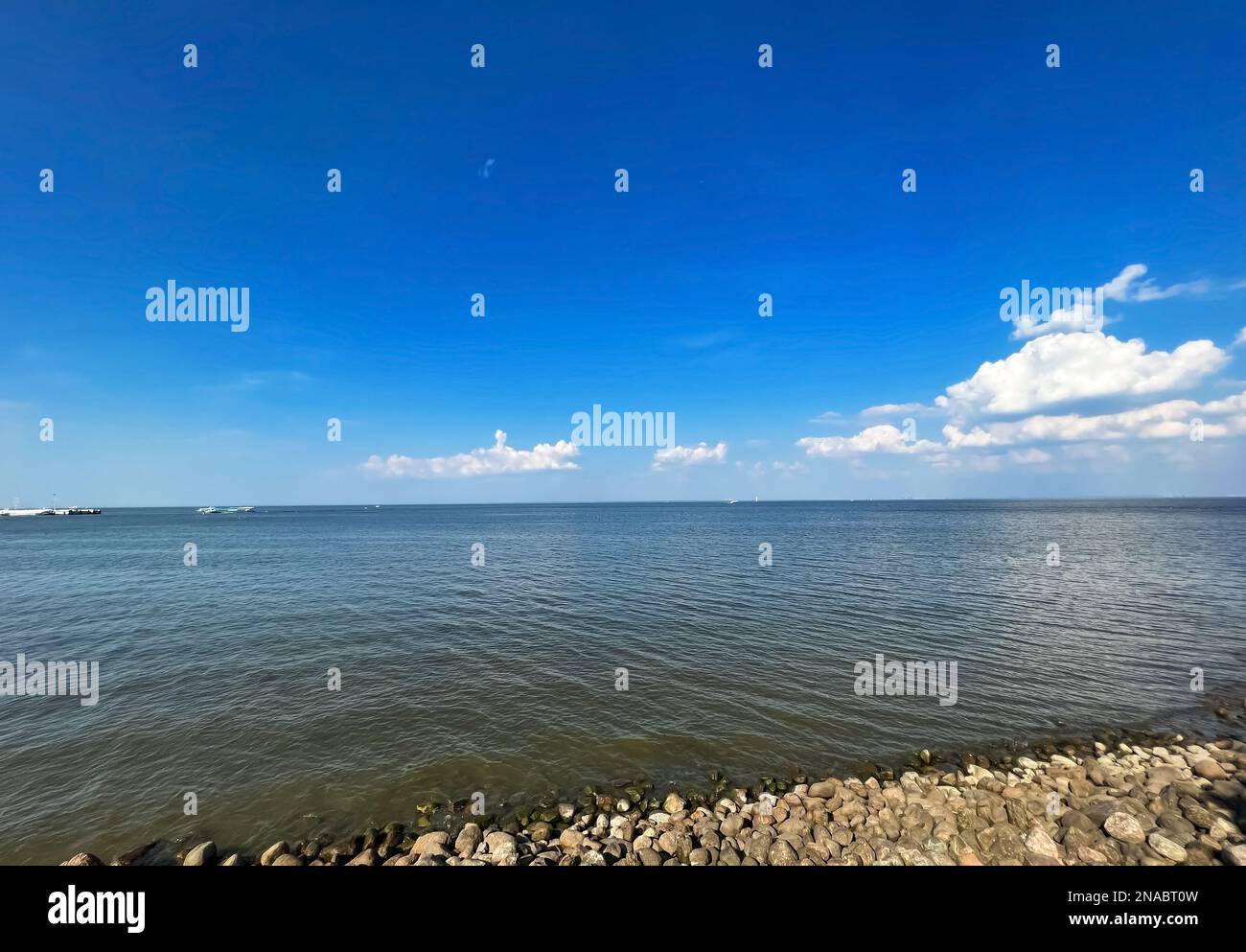 Finnischer Meerbusen in Peterhof Stockfoto