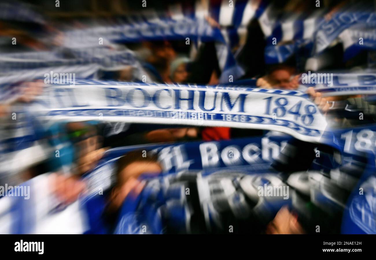 DFB Pokal, Vonovia Ruhrstadion Bochum: VfL Bochum vs. Bor. Dortmund; Fans von Bochum Stockfoto