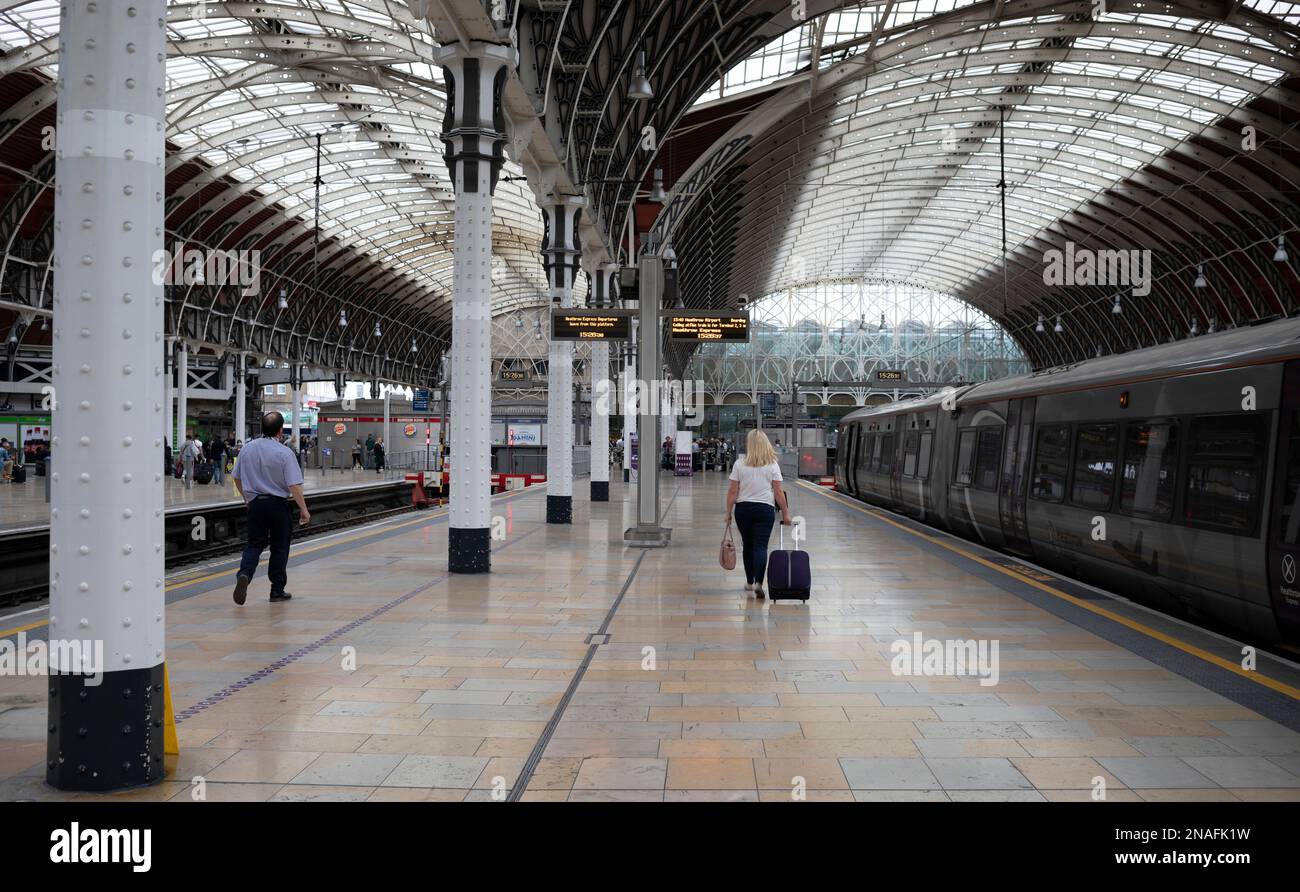 Fahrt von Heathrow zur Picadilly Line in Großbritannien Stockfoto