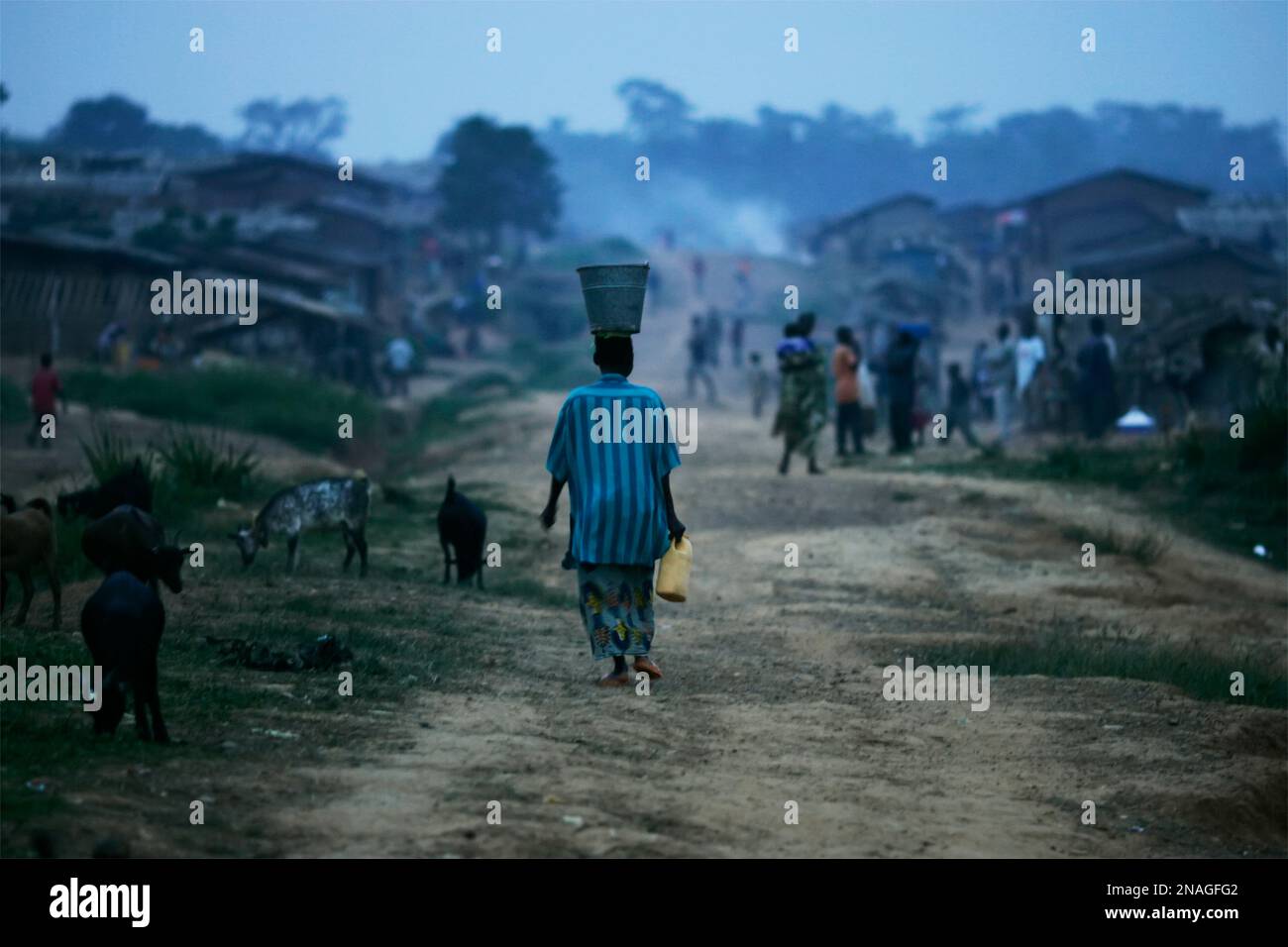 Goldbergbaudorf in der Nähe von Cinquante, Kongo; Cinquante, Demokratische Republik Kongo Stockfoto