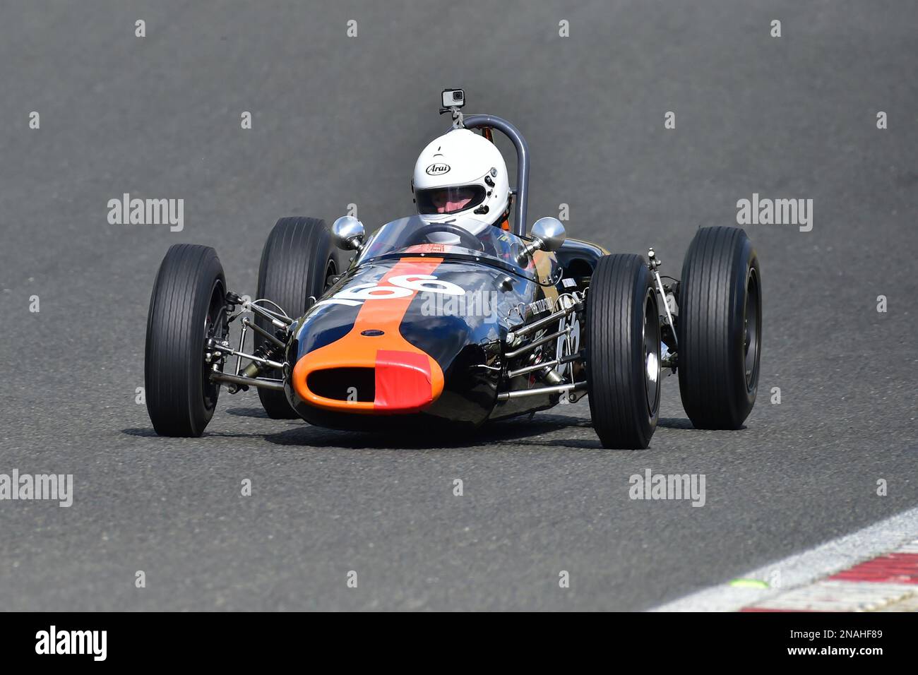 Geoff Underwood, Brabham BT2, für 20 Minuten Rennen zur FJHRA/HSCC Historic Formula Junior Championship – Hecklokomotive, FJHRA, für Stockfoto