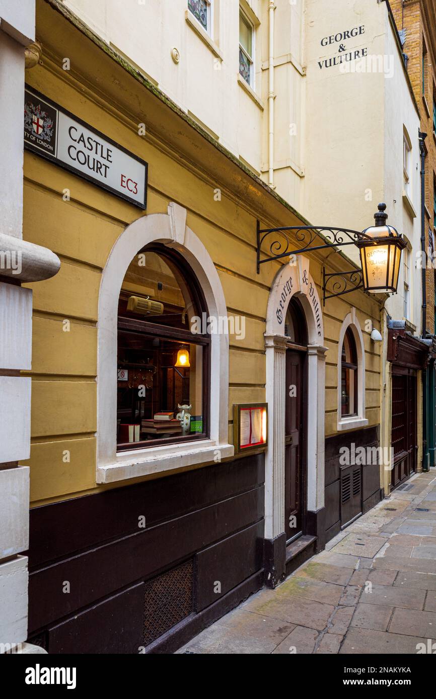 George and Vulture Restaurant London: Das George and Vulture Chop House Restaurant befindet sich in einem historischen denkmalgeschützten Gebäude in Castle Court, London. Stockfoto