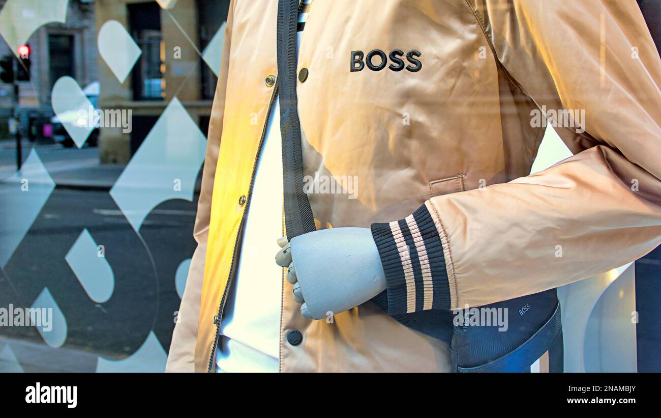 Hugo Boss Modejacke Schaufensterausstellung Stockfoto