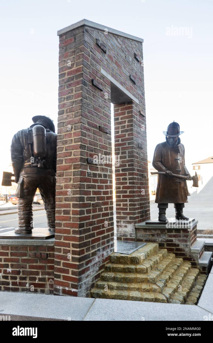Vigilanzstatue in Portsmouth NH für Heldentum der Feuerwehr Stockfoto