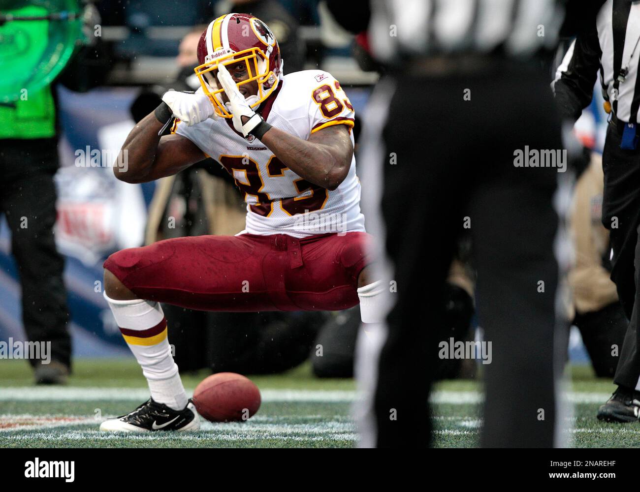 Washington Redskins Fred Davis celebrates after after catching a touchdown pass in the first half of an NFL football game against the Seattle Seahawks, Sunday, Nov. 27, 2011, in Seattle. (AP Photo/Elaine Thompson) Stockfoto