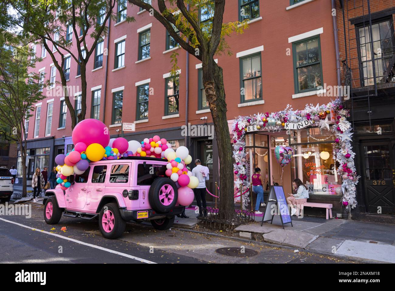 Wunderschöne Dekoration im Schaufenster von Little Words Projects in West Village, New York City Stockfoto