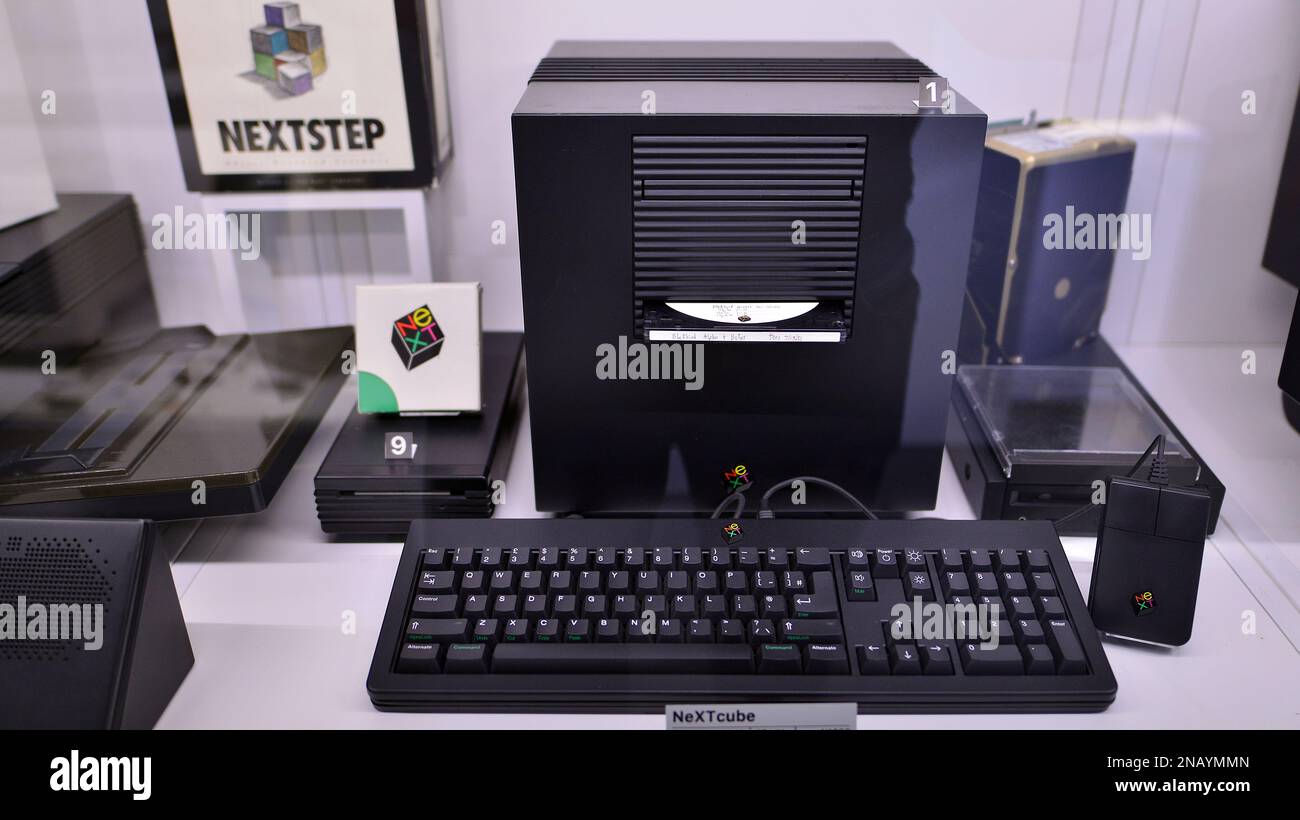 Warschau, Polen. 10. Februar 2023 Im Apple Museum. Der nächste Cube-Computer. Stockfoto