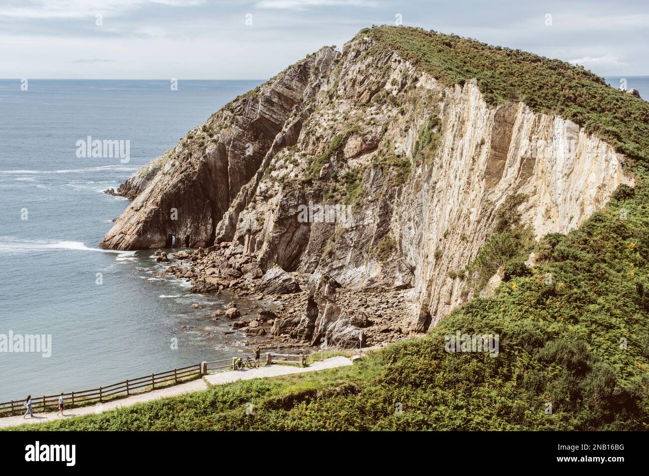 Playa del Silencio, Cudillero, Asturien, Spanien. Einer der schönsten und faszinierendsten Strände in Europa Stockfoto