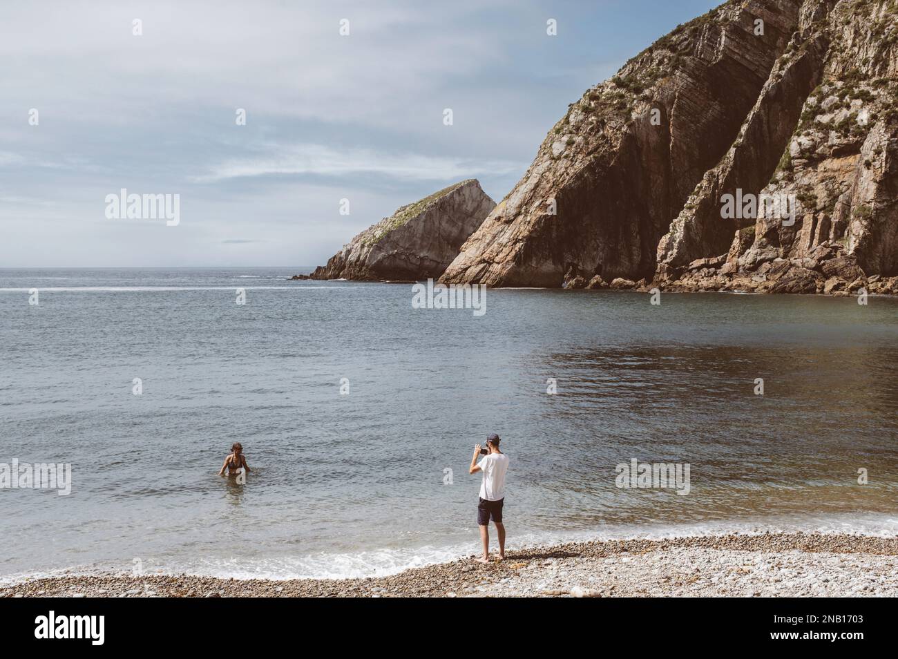 Playa del Silencio, Cudillero, Asturien, Spanien. Einer der schönsten und faszinierendsten Strände in Europa Stockfoto