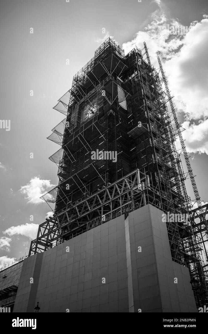 Der Uhrturm von Big Ben in London wird gerade gebaut. Stockfoto